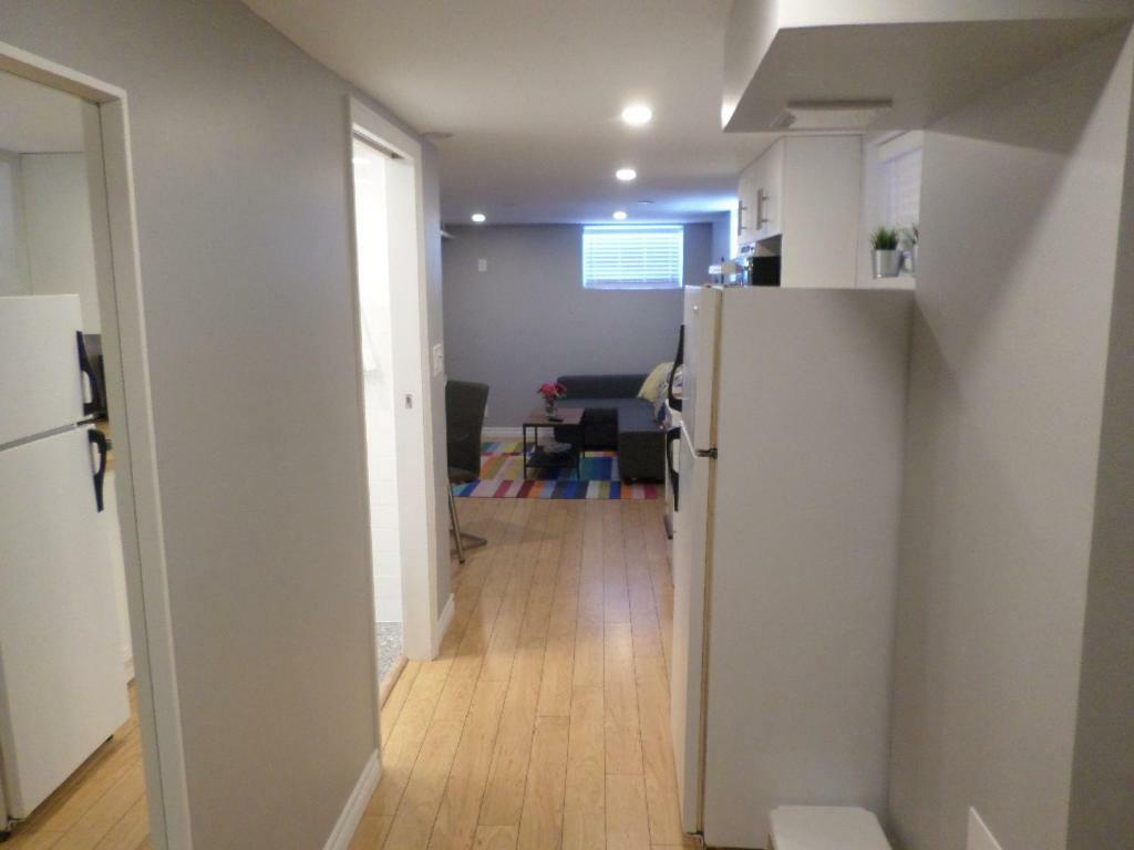 Fantastic And Modern Downtown 1-Bed Basement Apt., Parking Wi-Fi And Netflix Included Ottawa Exteriér fotografie